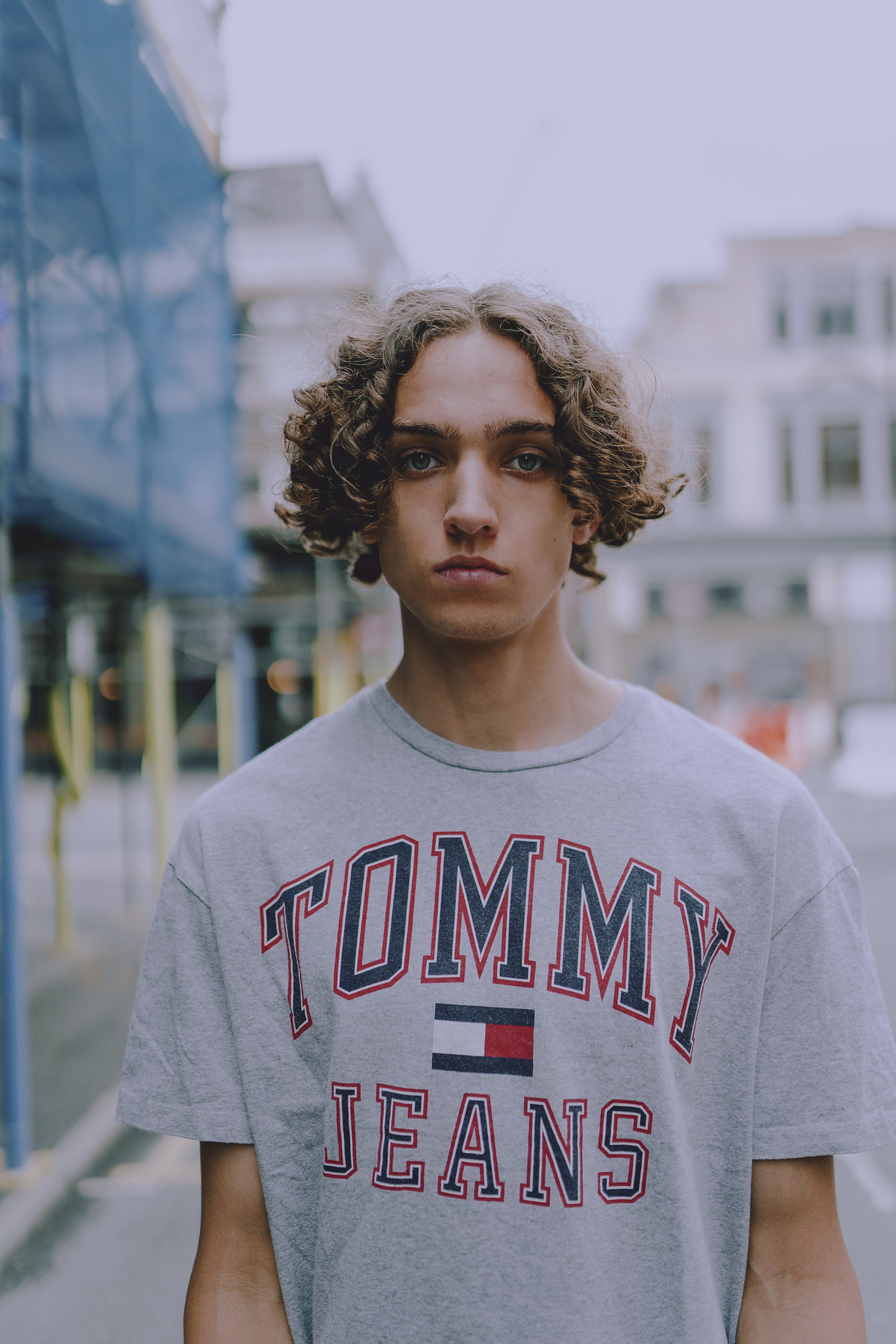 Tommy jeans grey t shirt cheap