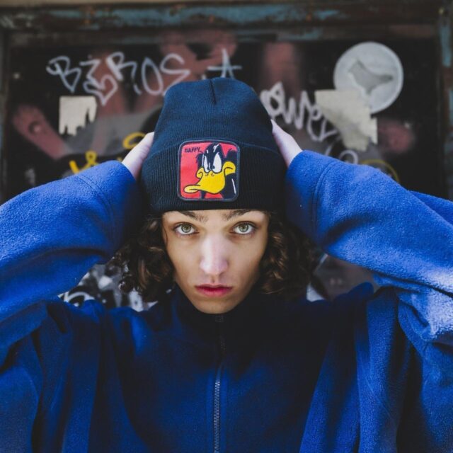 Unisex Black Looney Tunes 

Daffy Duck Beanie Hat