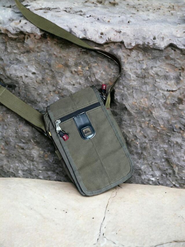 Vintage Y2K Brown Quiksilver Cross Body Bag