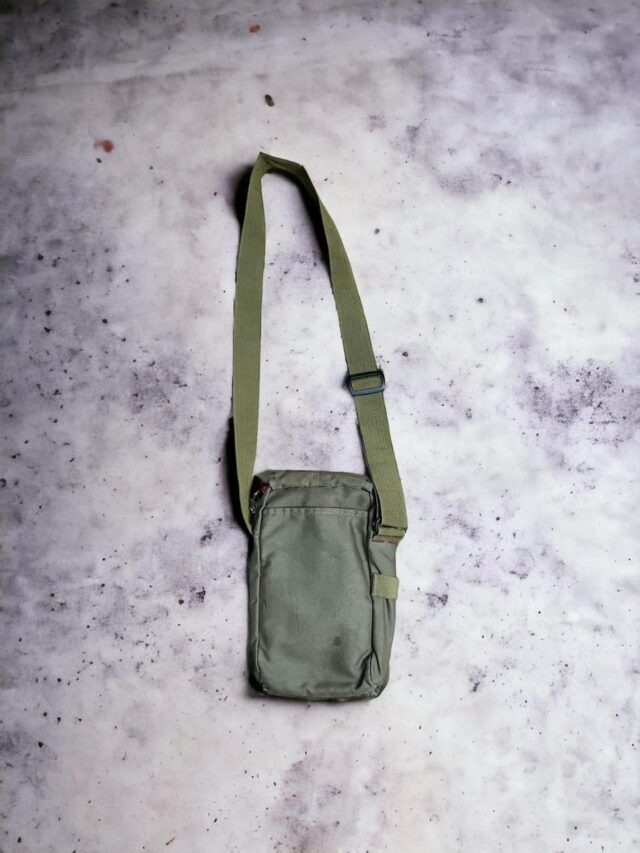 Vintage Y2K Brown Quiksilver Cross Body Bag