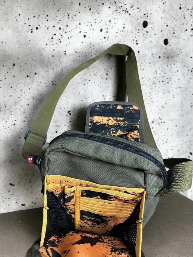Vintage Y2K Brown Quiksilver Cross Body Bag
