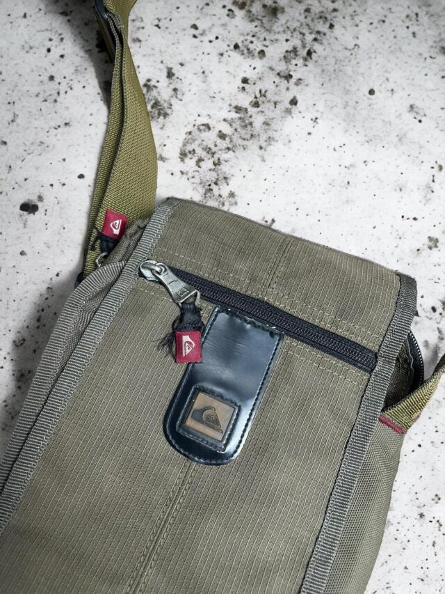 Vintage Y2K Brown Quiksilver Cross Body Bag