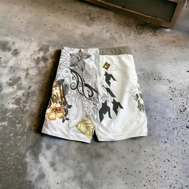 Vintage Y2K O'Neill Board Shorts - M