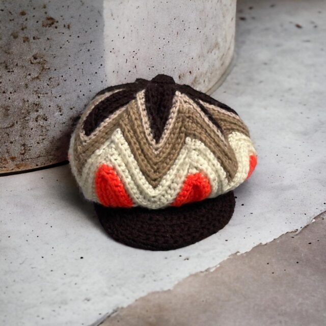 Vintage 70s Crochet Knitted Flat Cap