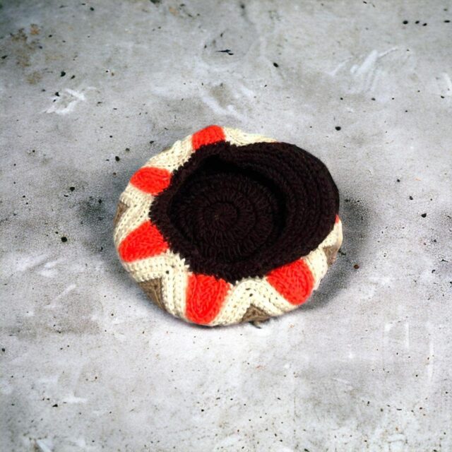 Vintage 70s Crochet Knitted Flat Cap