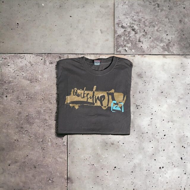 Men's Vintage Quiksilver Spell Out Tshirt - M