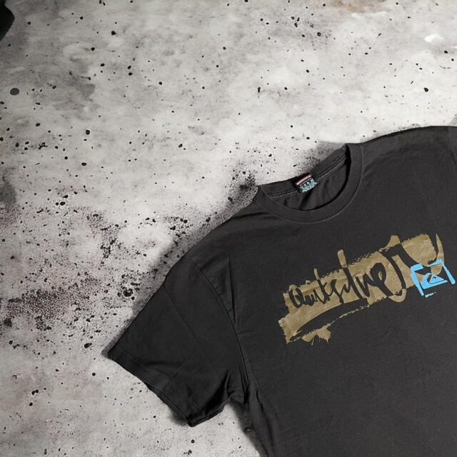 Men's Vintage Quiksilver Spell Out Tshirt - M
