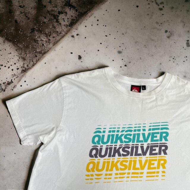 Men's Y2K Quiksilver Spell Out Tshirt - L