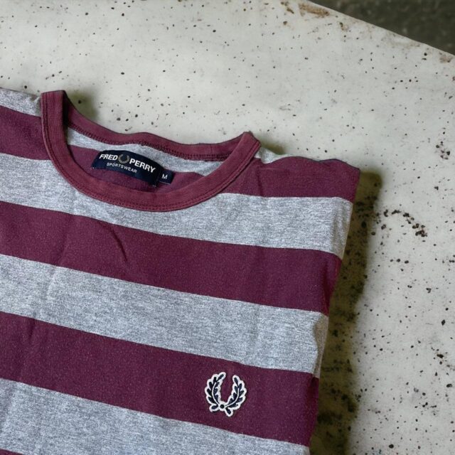 Vintage Y2K Men's Fred Perry Tshirt - M