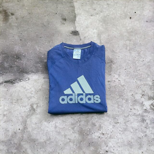 Men's Vintage Y2K Adidas Spell Out Tshirt - M