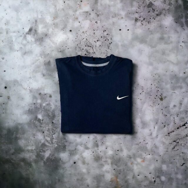 Men's Y2K Navy Blue Nike Tshirt - S