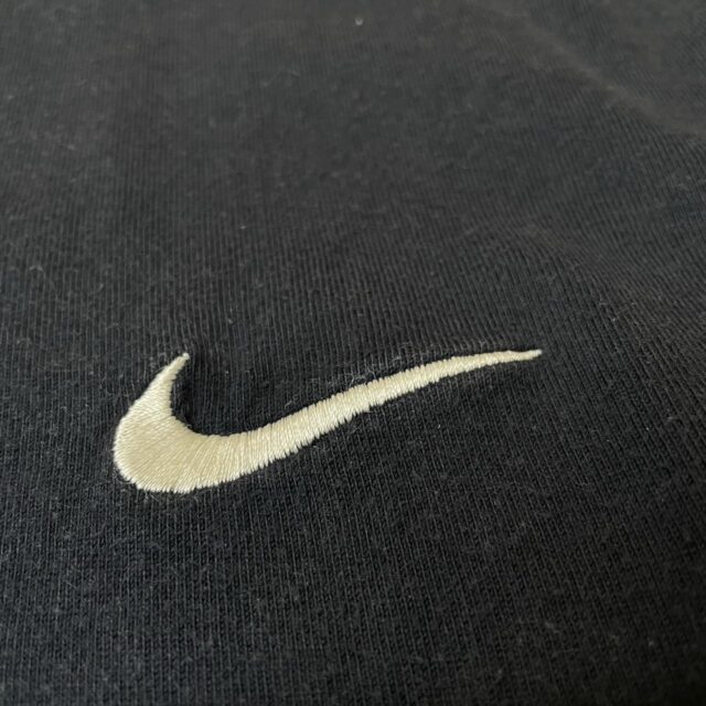 Men's Y2K Navy Blue Nike Tshirt - S