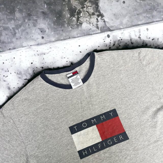 Vintage Men's Grey Tommy Hilfiger Spell Out Tshirt - M
