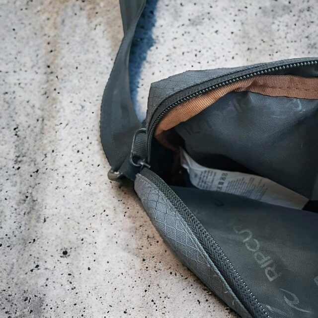 Men's Y2K Rip Curl Shoulder Bag