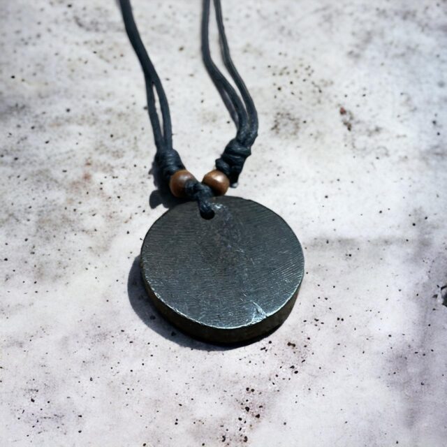Vintage Y2K Tribal Surf Pendant Necklace