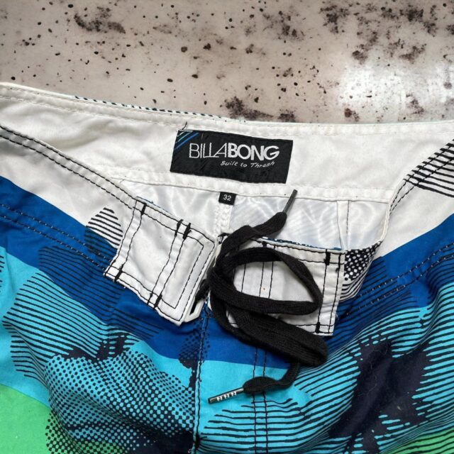 Vintage Men's Y2K Billabong Board Shorts - M
