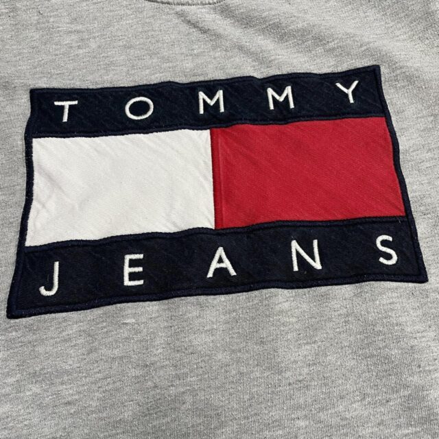 Men's Vintage Tommy Hilfiger Embroidered Spell Out Sweatshirt - M