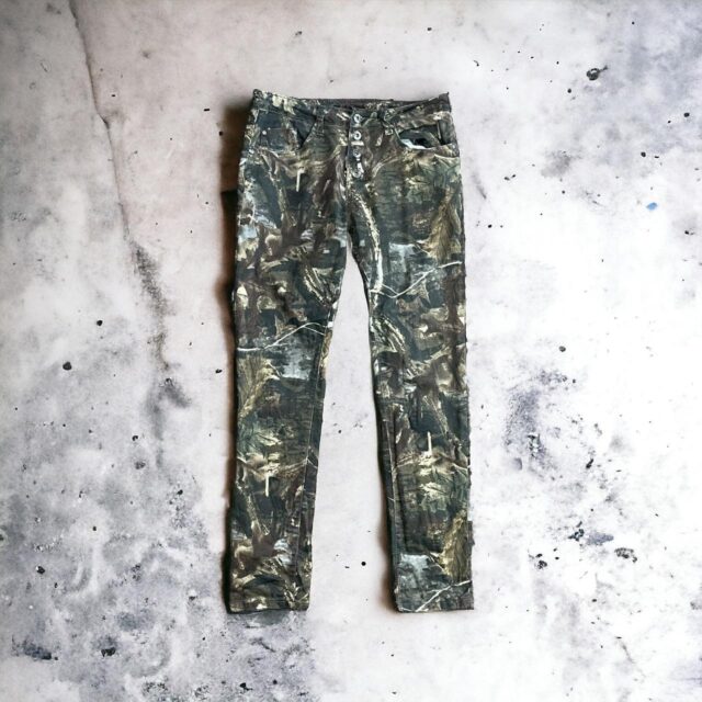 Vintage Y2K RealTree Designed Jeans - 30"