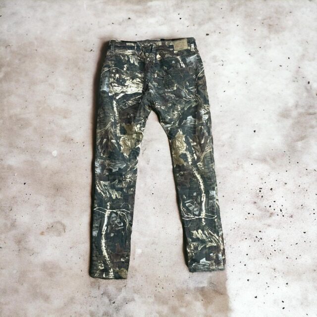Vintage Y2K RealTree Designed Jeans - 30"