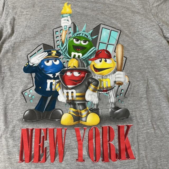 Vintage Y2K Mens M&Ms New York Graphic Print Tshirt - M