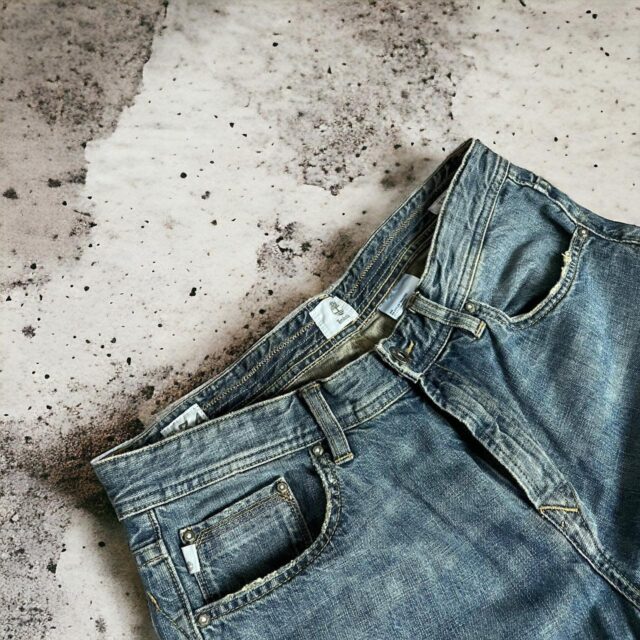 Vintage Y2K Men's Baggy Timberland Jeans - M