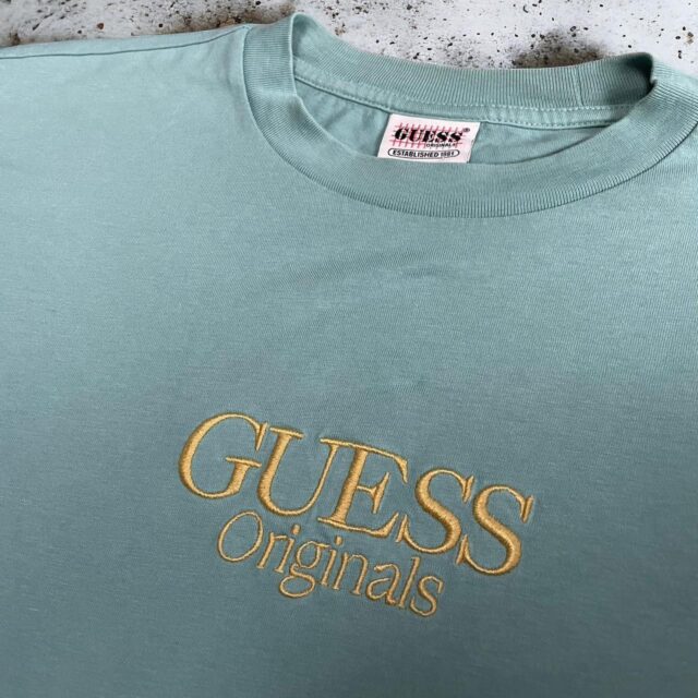 Men's Guess Originals Embroidered Spell Out Tshirt - M
