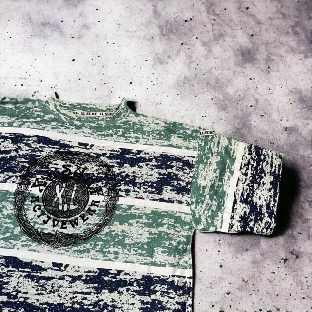 Men's Vintage 90s Surf Print Tshirt - XL