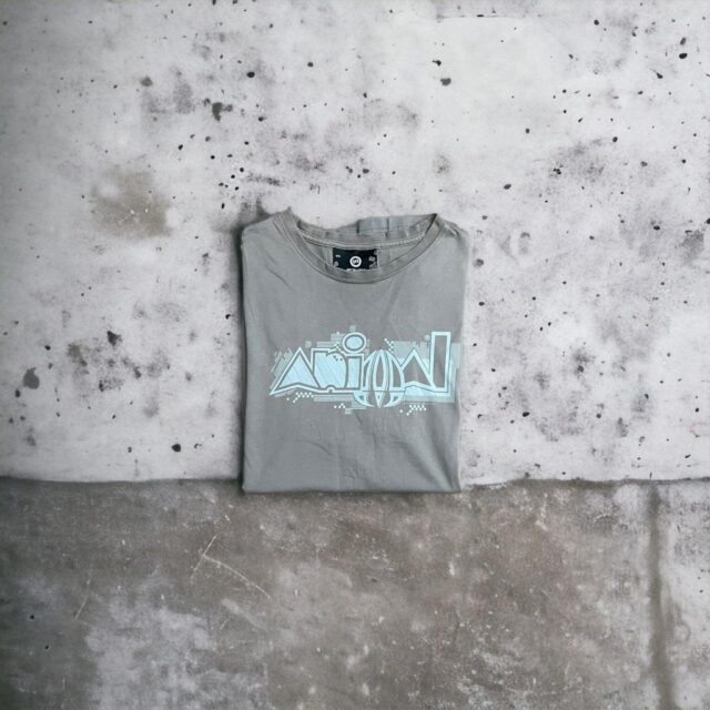 Vintage Men's Y2K Animal Spell Out Tshirt - XXL