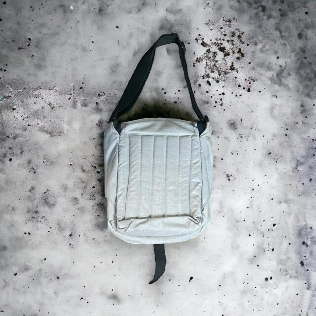 Vintage 2000s Crumpler Messenger Tech Bag