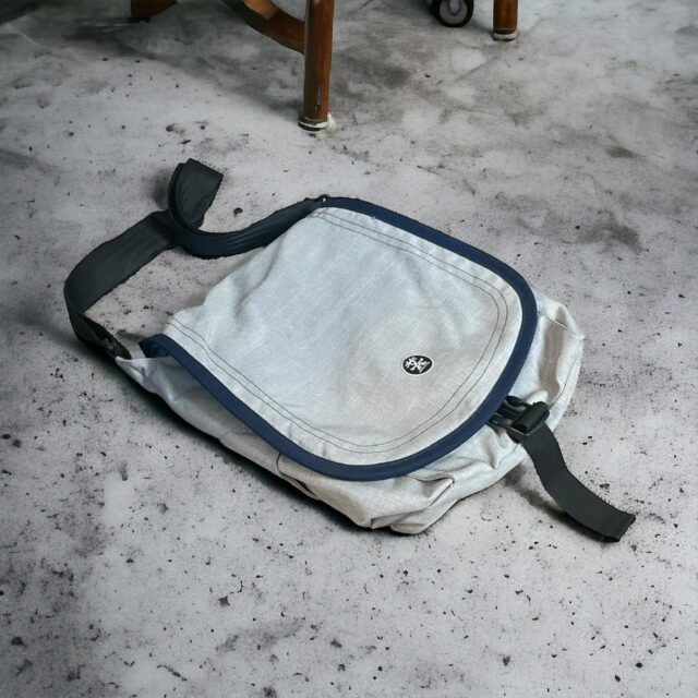 Vintage 2000s Crumpler Messenger Tech Bag
