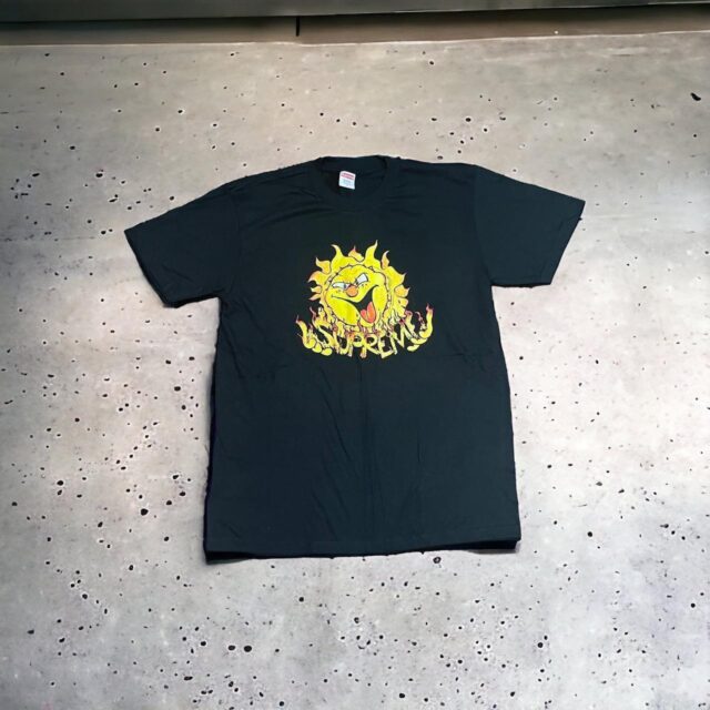 Black Supreme Sun Print Tshirt - M
