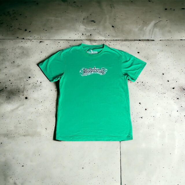 Men's Vintage Y2K Billabong Spell Out Tshirt - M