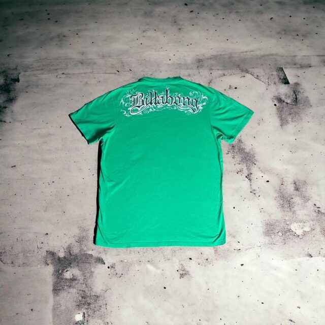 Men's Vintage Y2K Billabong Spell Out Tshirt - M