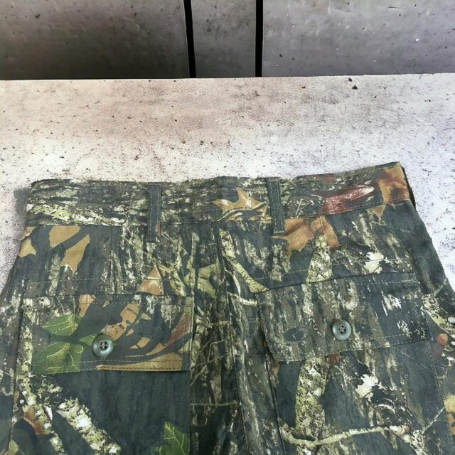 Vintage Y2K RealTree Camo Cargo Pants - 30"