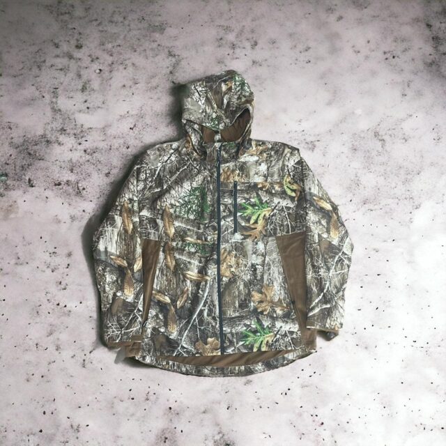 Men's RealTree Camo Patterned Hooded Jacket - L