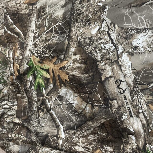 Men's RealTree Camo Patterned Hooded Jacket - L