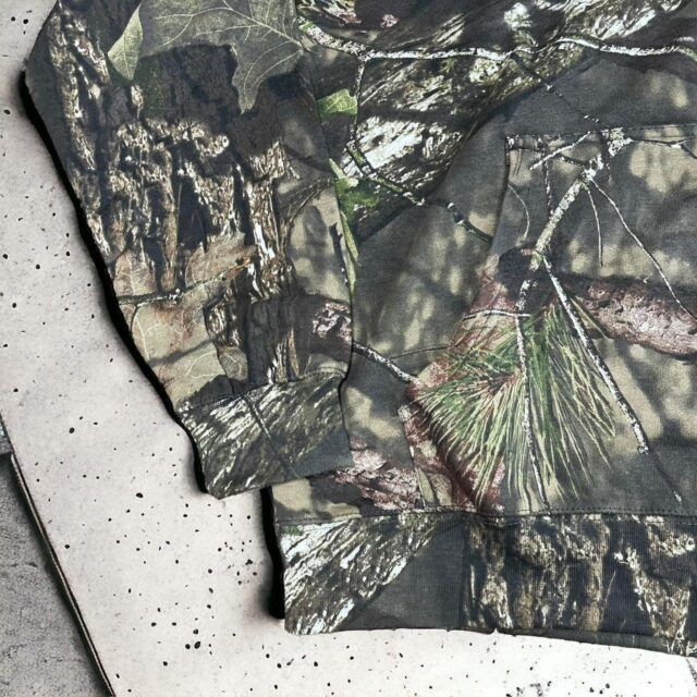 Men's Y2K RealTree Mossy Oak Camo Zip Up Hoodie