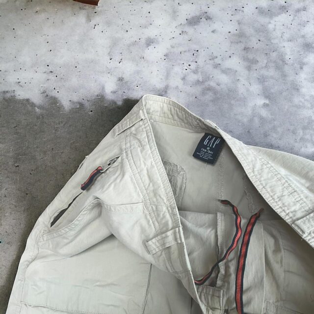 Men's Y2K Beige Gap Cargo Shorts - M