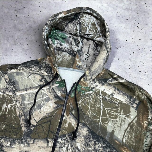 Vintage Y2K Men's RealTree Patterned Zip Up Hoodie - XL