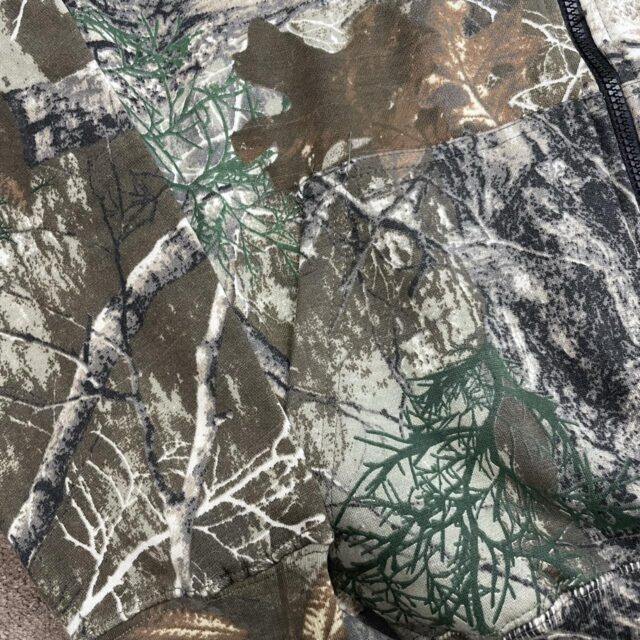 Vintage Y2K Men's RealTree Patterned Zip Up Hoodie - XL