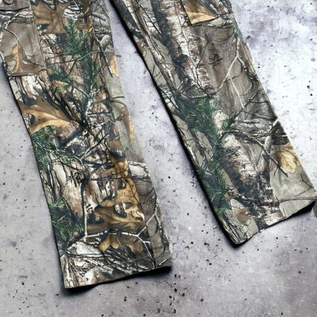Men's Vintage Y2K RealTree Cargo Jeans - 32"