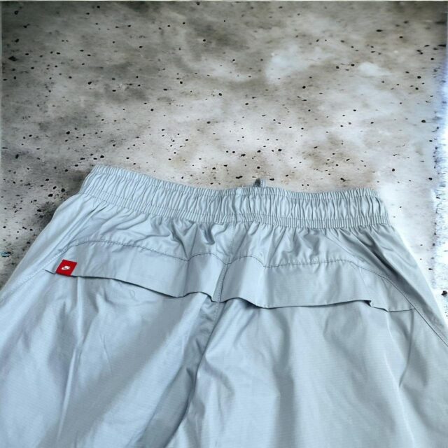 Men's Vintage Y2K Grey Nike Swim Shorts - S