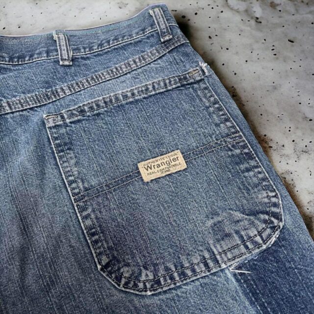Vintage Ladies Wrangler Denim Carpenter Shorts - 36"