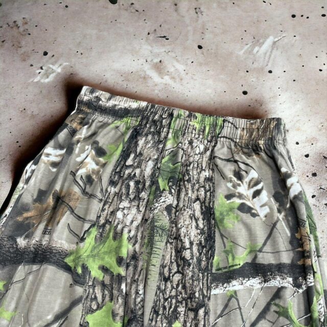Men's Vintage Y2K Realtree Patterned Wide Legged Joggers XL