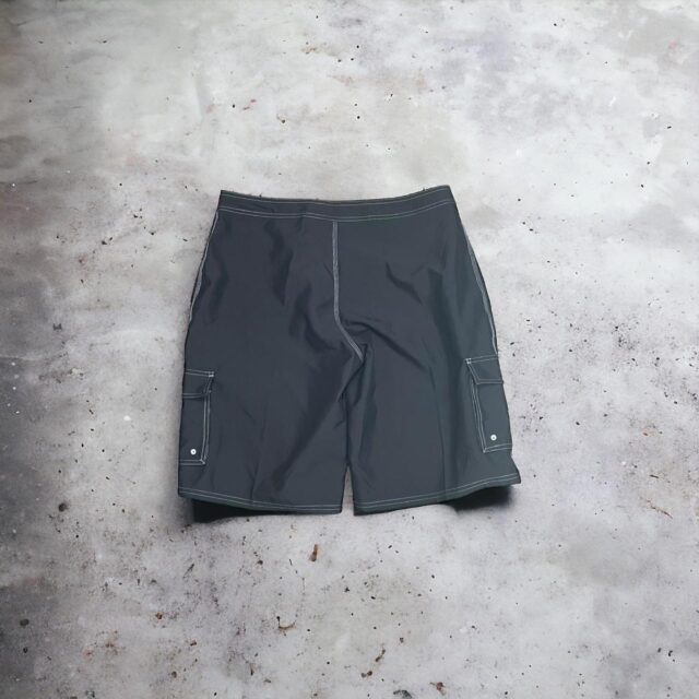 Vintage Y2K Black Cargo Board Shorts - M/L
