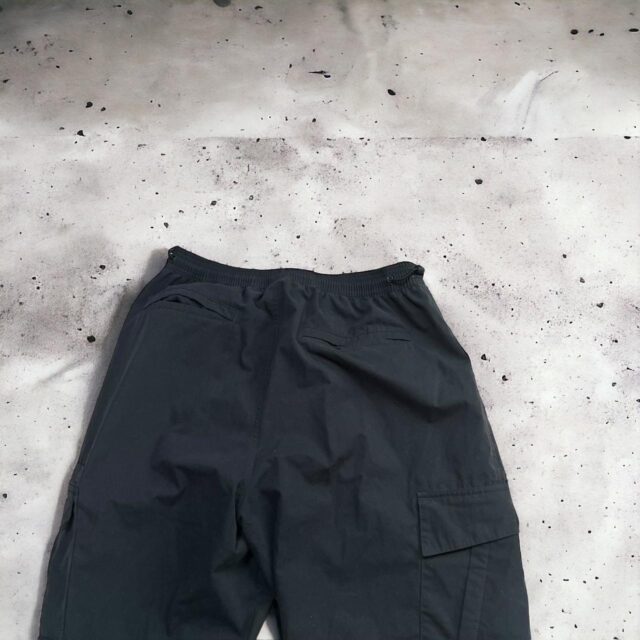 Men's Vintage Y2K Black Nike Cargo Shorts - L