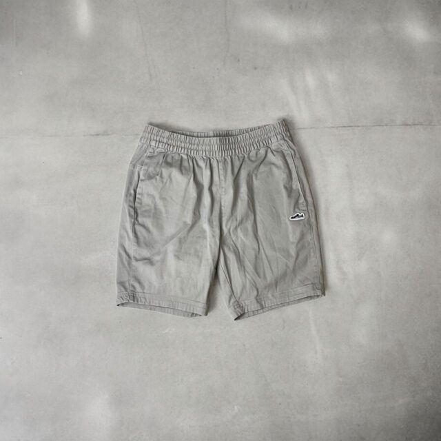 Vintage Men's 90s Puma Beige Shorts - M