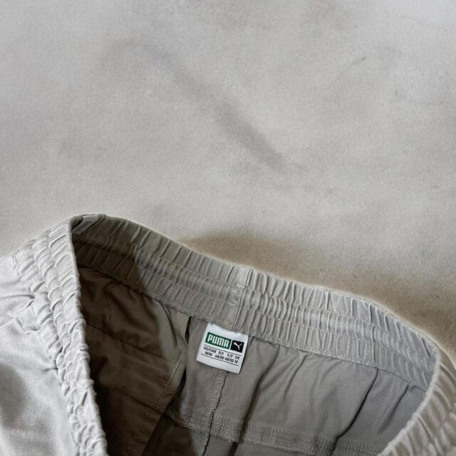 Vintage Men's 90s Puma Beige Shorts - M