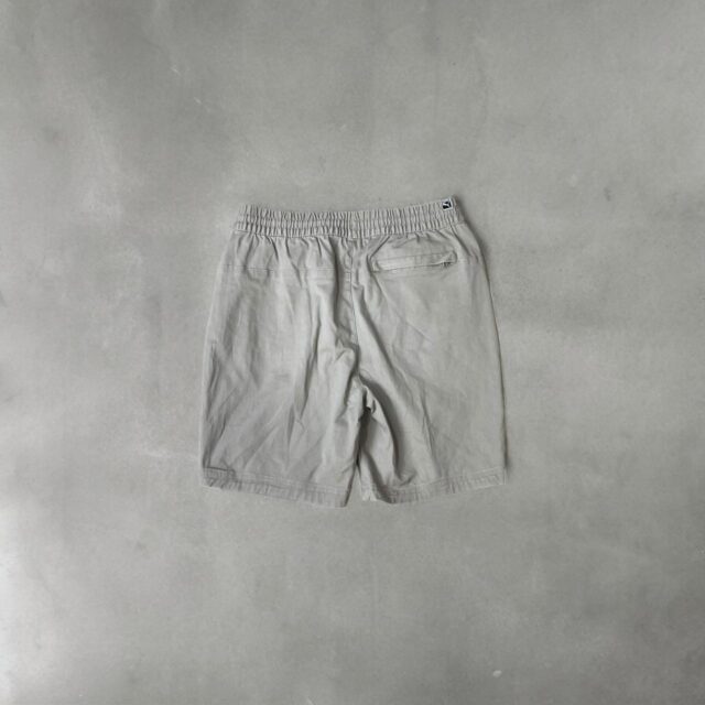 Vintage Men's 90s Puma Beige Shorts - M