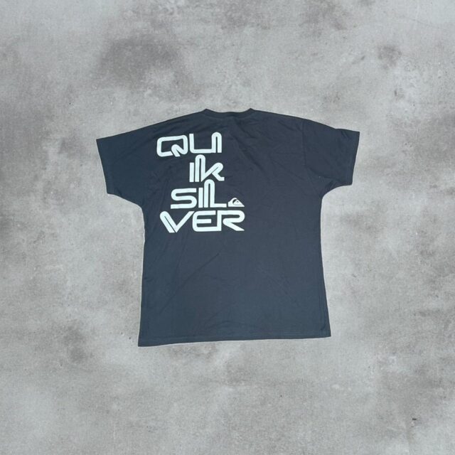 Men's Vintage Y2K Quiksilver Spell Out Tshirt - M